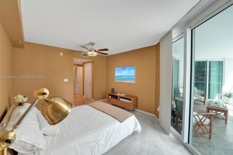 Condo in Fort Lauderdale, Florida, 2 bedrooms  № 2385542 - photo 22