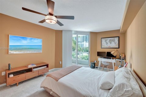 Condo in Fort Lauderdale, Florida, 2 bedrooms  № 2385542 - photo 21