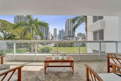 Condo in Fort Lauderdale, Florida, 2 bedrooms  № 2385542 - photo 16