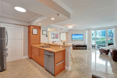 Condo in Fort Lauderdale, Florida, 2 bedrooms  № 2385542 - photo 7