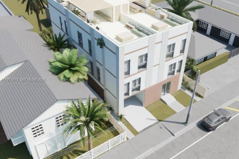 Touwnhouse à vendre à Miami, Floride: 4 chambres, 258.83 m2 № 2051649 - photo 3