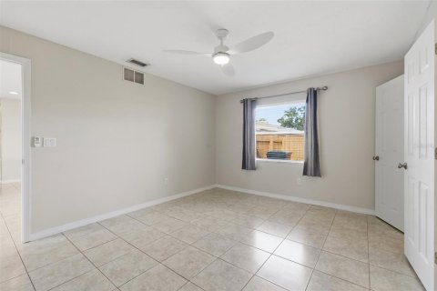 House in Sarasota, Florida 2 bedrooms, 91.79 sq.m. № 2156915 - photo 18