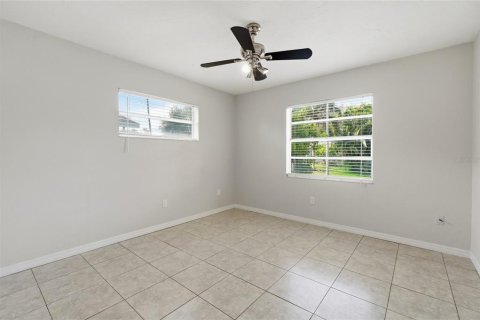 House in Sarasota, Florida 2 bedrooms, 91.79 sq.m. № 2156915 - photo 28