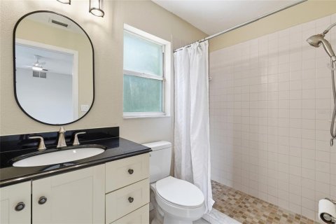 House in Sarasota, Florida 2 bedrooms, 91.79 sq.m. № 2156915 - photo 22