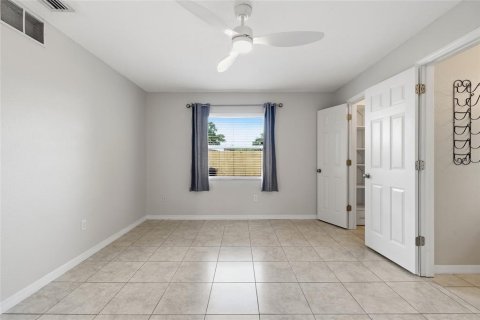 House in Sarasota, Florida 2 bedrooms, 91.79 sq.m. № 2156915 - photo 17
