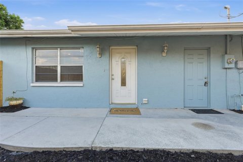 House in Sarasota, Florida 2 bedrooms, 91.79 sq.m. № 2156915 - photo 5