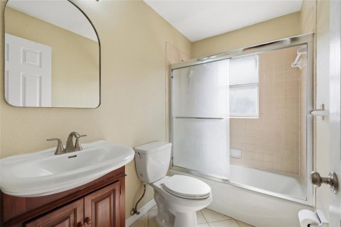 House in Sarasota, Florida 2 bedrooms, 91.79 sq.m. № 2156915 - photo 27