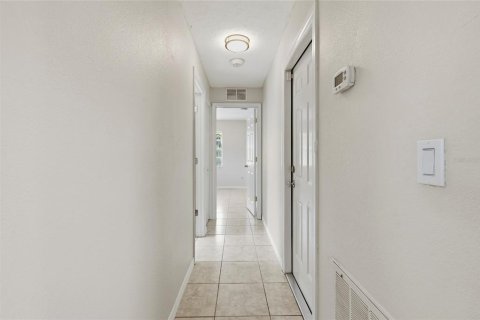 House in Sarasota, Florida 2 bedrooms, 91.79 sq.m. № 2156915 - photo 25