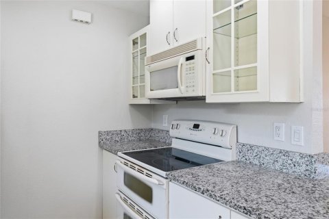 House in Sarasota, Florida 2 bedrooms, 91.79 sq.m. № 2156915 - photo 15