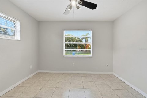 House in Sarasota, Florida 2 bedrooms, 91.79 sq.m. № 2156915 - photo 30