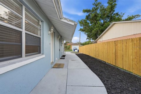 House in Sarasota, Florida 2 bedrooms, 91.79 sq.m. № 2156915 - photo 6