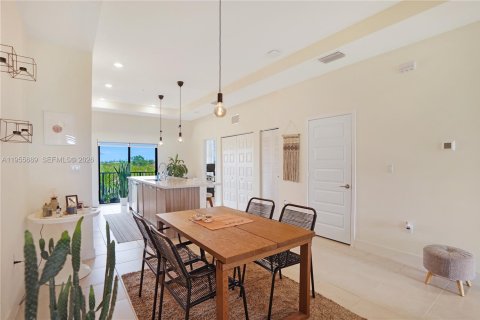 Condominio en alquiler en Doral, Florida, 2 dormitorios, 99.59 m2 № 2019558 - foto 6