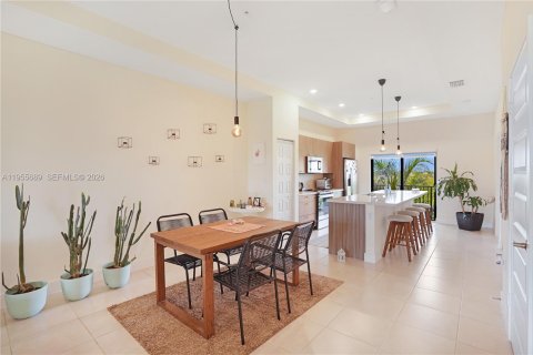 Condominio en alquiler en Doral, Florida, 2 dormitorios, 99.59 m2 № 2019558 - foto 7