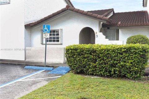 Adosado en venta en Miami, Florida, 2 dormitorios, 83.61 m2 № 1992032 - foto 2