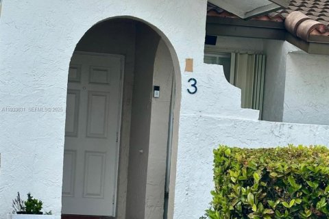 Adosado en venta en Miami, Florida, 2 dormitorios, 83.61 m2 № 1992032 - foto 3