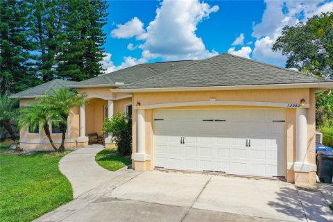 House in North Port, Florida 3 bedrooms, 167.22 sq.m. № 1775521 - photo 1