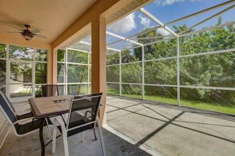 House in North Port, Florida 3 bedrooms, 167.22 sq.m. № 1775521 - photo 14