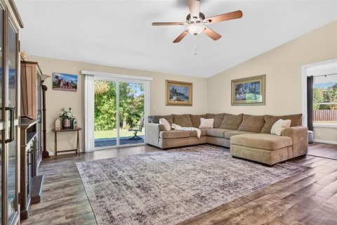 House in Oldsmar, Florida 4 bedrooms, 124.86 sq.m. № 2106626 - photo 16
