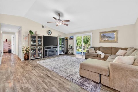 House in Oldsmar, Florida 4 bedrooms, 124.86 sq.m. № 2106626 - photo 17