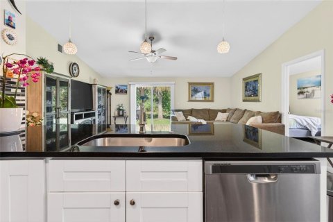 House in Oldsmar, Florida 4 bedrooms, 124.86 sq.m. № 2106626 - photo 24