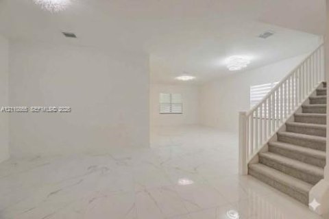 Villa ou maison à louer à Miramar, Floride: 5 chambres, 337.51 m2 № 2426680 - photo 4