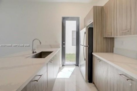Villa ou maison à louer à Miramar, Floride: 5 chambres, 337.51 m2 № 2426680 - photo 15