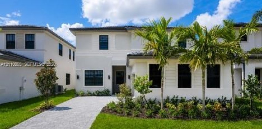 Villa ou maison à Miramar, Floride 5 chambres, 337.51 m2 № 2426680