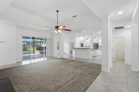 Villa ou maison à vendre à Winter Garden, Floride: 4 chambres, 234.95 m2 № 2102202 - photo 6