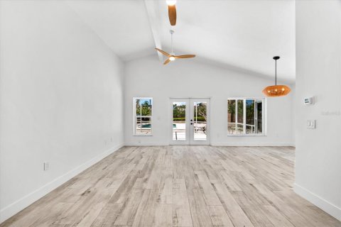 House in Sarasota, Florida 3 bedrooms, 163.32 sq.m. № 1761174 - photo 23