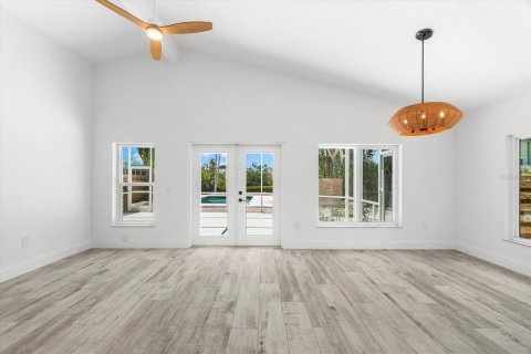 House in Sarasota, Florida 3 bedrooms, 163.32 sq.m. № 1761174 - photo 25