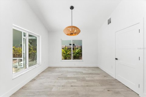 House in Sarasota, Florida 3 bedrooms, 163.32 sq.m. № 1761174 - photo 30