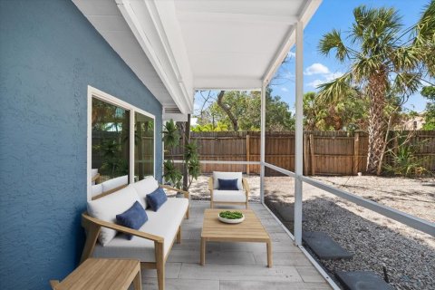 House in Sarasota, Florida 3 bedrooms, 163.32 sq.m. № 1761174 - photo 6