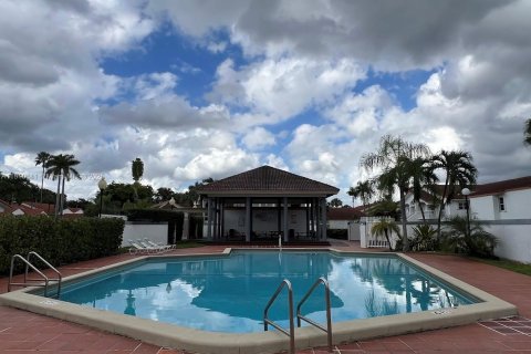 Copropriété à vendre à Miami, Floride: 2 chambres, 76.18 m2 № 1966701 - photo 4