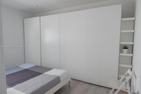 Condo in Miami Beach, Florida, 2 bedrooms  № 1994386 - photo 14