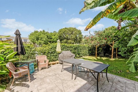 Condo in Miami Beach, Florida, 2 bedrooms  № 1994386 - photo 26