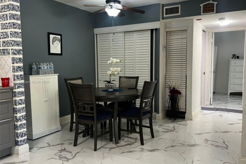 Купить кондоминиум в Майами, Флорида 2 спальни, 83.24м2, № 1708482 - фото 4