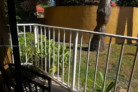 Купить кондоминиум в Майами, Флорида 2 спальни, 83.24м2, № 1708482 - фото 12