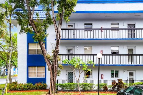Condo à Margate, Floride, 2 chambres № 2153650