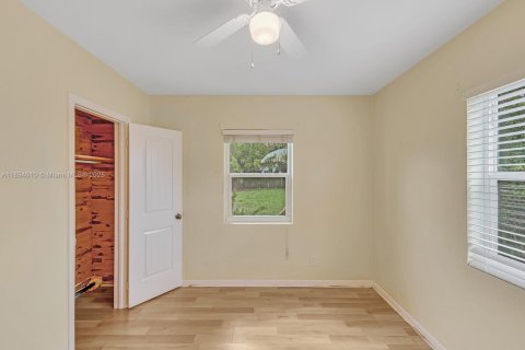 House in Fort Lauderdale, Florida 3 bedrooms, 100.33 sq.m. № 1946614 - photo 26