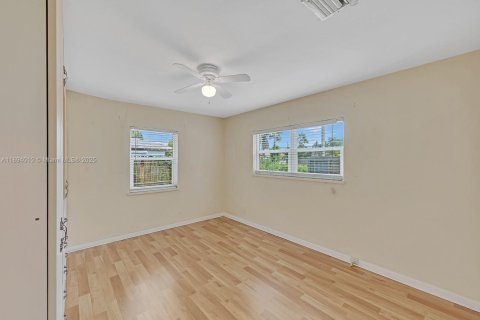 House in Fort Lauderdale, Florida 3 bedrooms, 100.33 sq.m. № 1946614 - photo 24