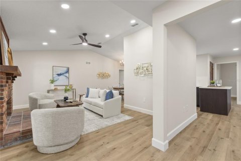 Villa ou maison à vendre à Orlando, Floride: 4 chambres, 156.08 m2 № 2303224 - photo 5
