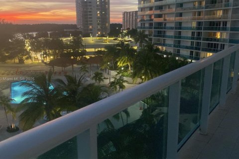 Condominio en alquiler en Sunny Isles Beach, Florida, 2 dormitorios, 141.3 m2 № 1955453 - foto 6