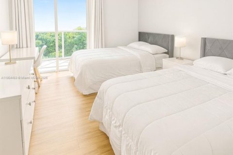 Condominio en alquiler en Sunny Isles Beach, Florida, 2 dormitorios, 141.3 m2 № 1955453 - foto 2