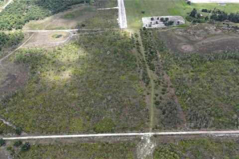 Land in North Fort Myers, Florida № 1791272 - photo 3
