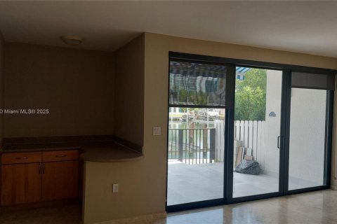 Adosado en alquiler en Sunny Isles Beach, Florida, 3 dormitorios, 210.42 m2 № 1818353 - foto 6