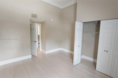 Adosado en alquiler en Sunny Isles Beach, Florida, 3 dormitorios, 210.42 m2 № 1818353 - foto 16