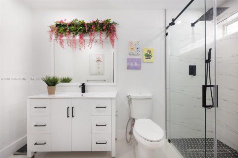 House in Miami, Florida 4 bedrooms, 140.84 sq.m. № 1890734 - photo 13
