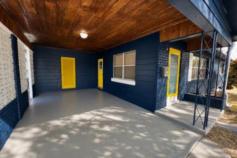House in Winter Haven, Florida 4 bedrooms, 168.71 sq.m. № 2318667 - photo 16