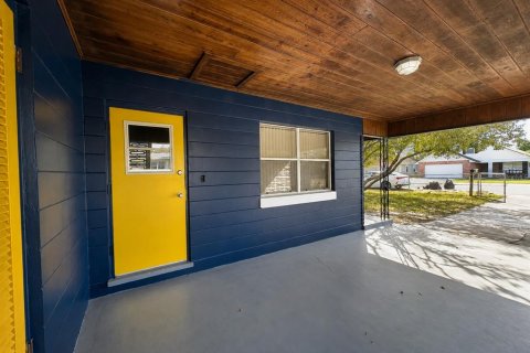 House in Winter Haven, Florida 4 bedrooms, 168.71 sq.m. № 2318667 - photo 17