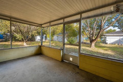 House in Winter Haven, Florida 4 bedrooms, 168.71 sq.m. № 2318667 - photo 5